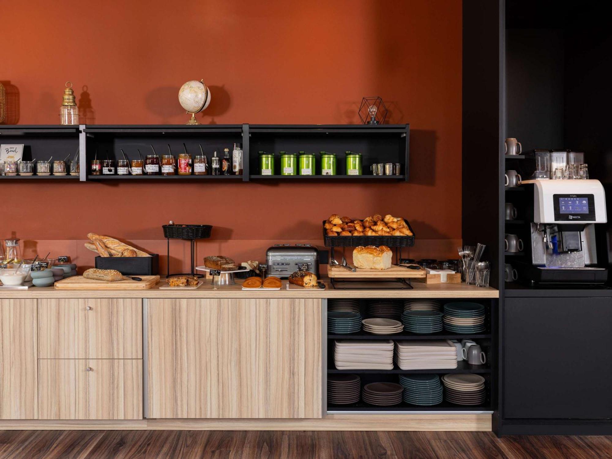 Ibis Styles Lille Aeroport Lesquin Exterior foto