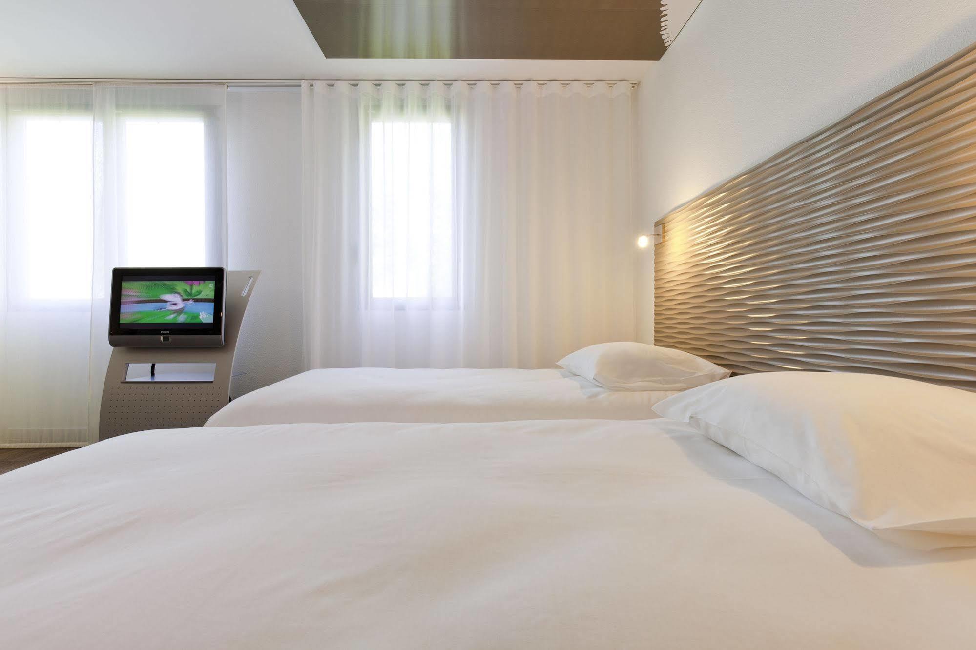 Ibis Styles Lille Aeroport Lesquin Exterior foto